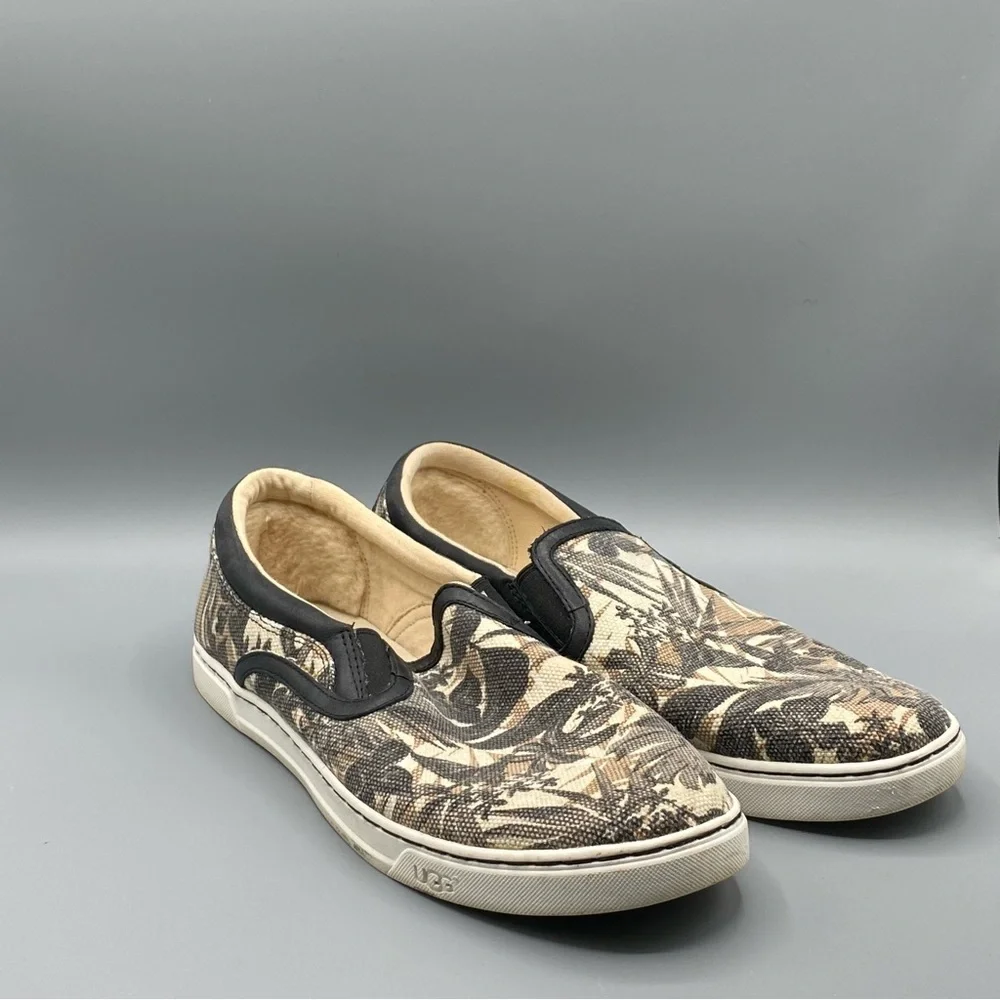 UGG Women's Black and Tan Patterned Flats​ - Picture 4 of 4